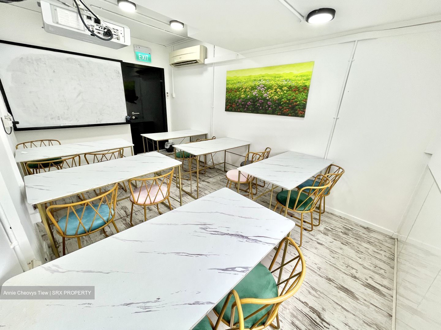 709 ANG MO KIO AVENUE 8 (D20), Shop House #494571641